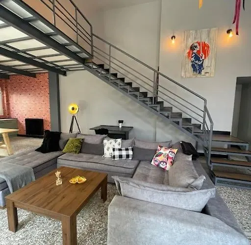 πανέμορφο Design,ηλιόλουστη ισόγεια μεζονέτα Apartamento